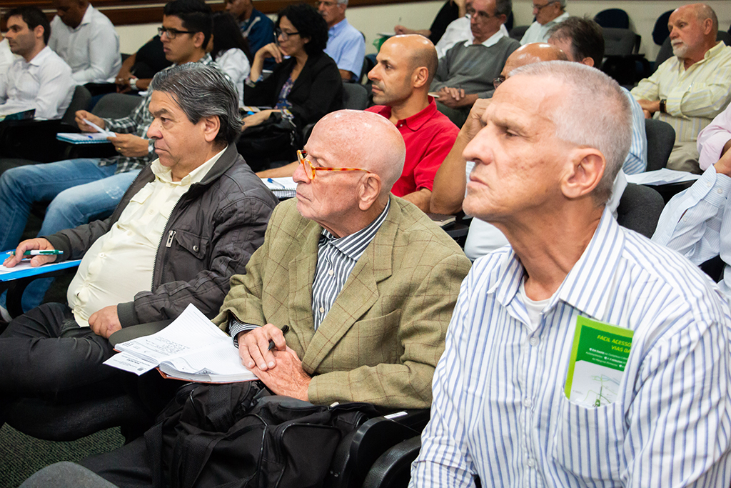 Palestrante fala sobre crédito imobiliário - CRECISP