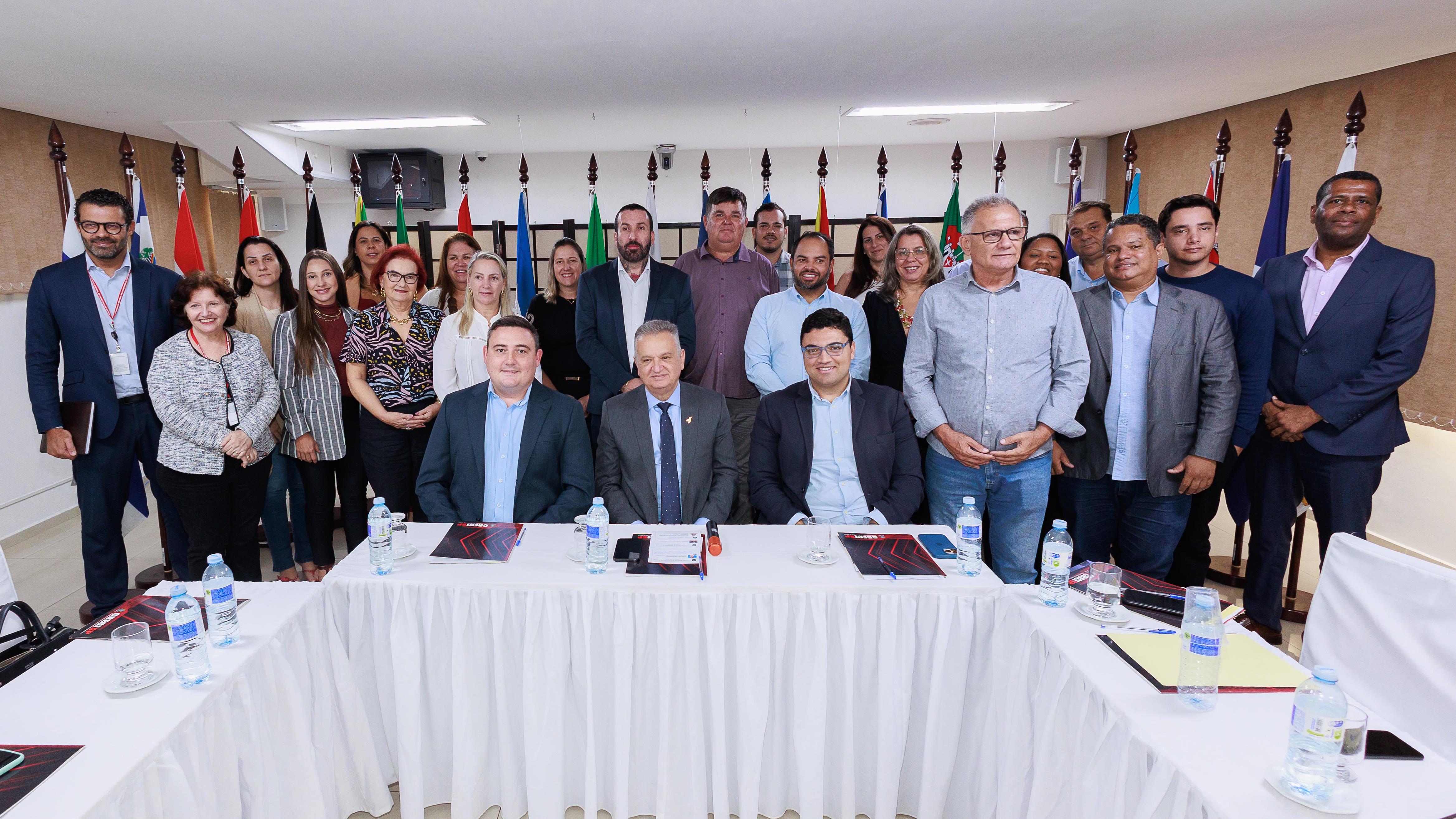 Imagem de capa do artigo Prefeitos da AMPPESP participam de reunião no CRECISP