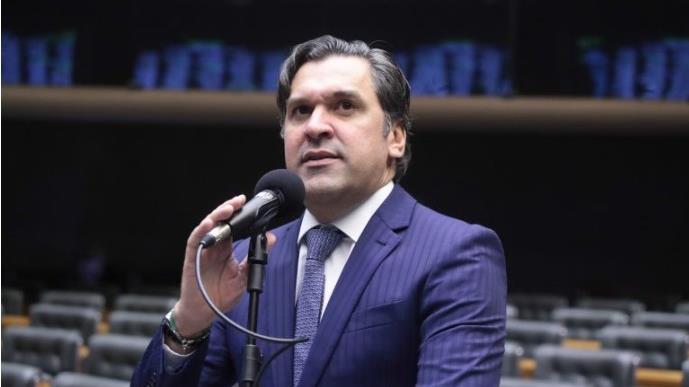 Imagem de capa do artigo Projeto amplia a pena máxima para lavagem de dinheiro