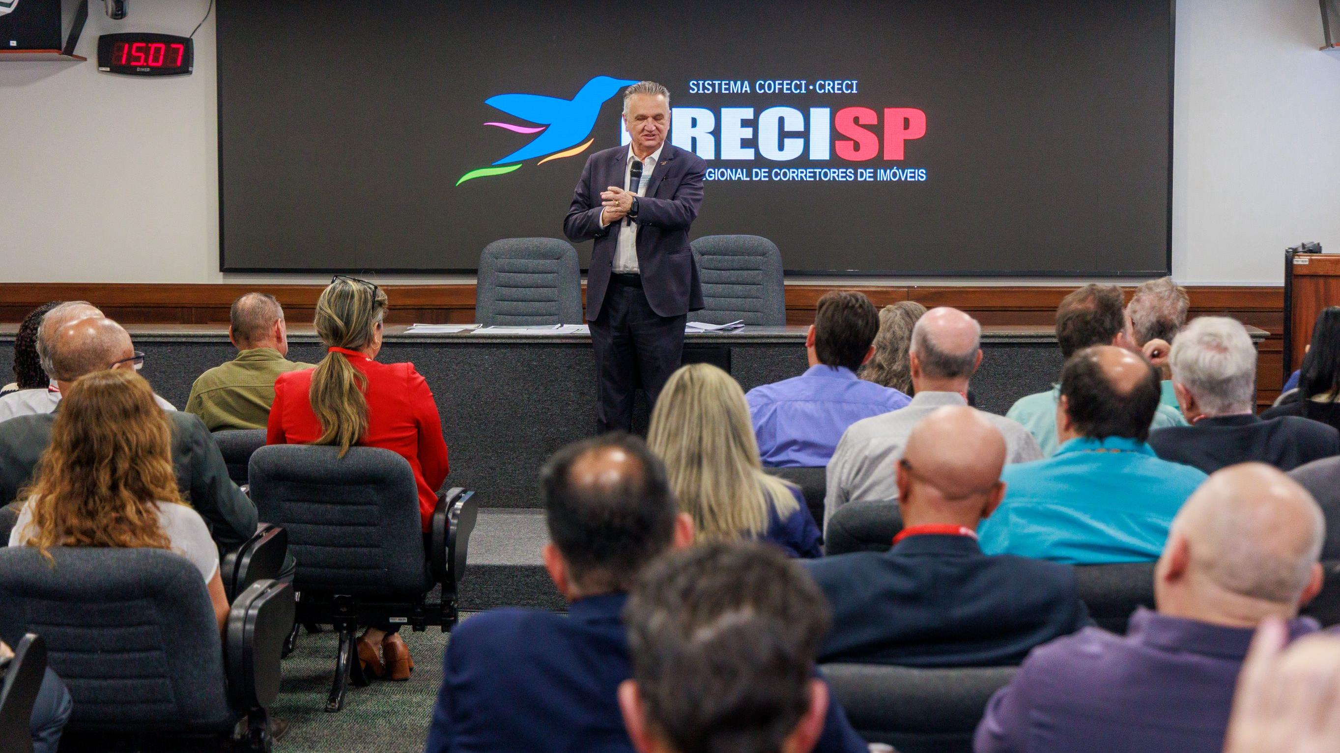 Imagem de capa do artigo Conselho entrega portaria a novos membros do grupo de avaliadores